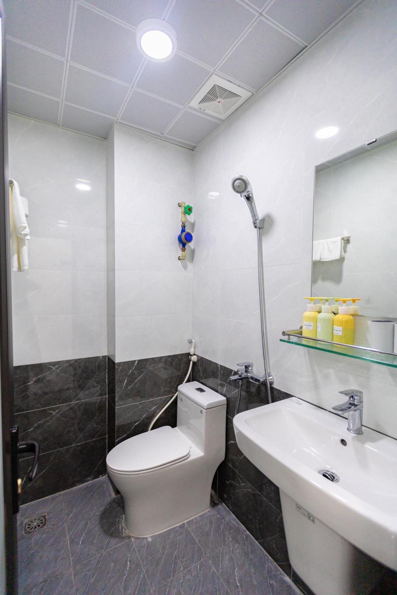 Hera Palace Hotel & Apartment Ba Dinh Ханой Экстерьер фото